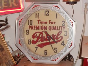 Pearl Neon Clock 1949-1952 Octagon Neon Clocks