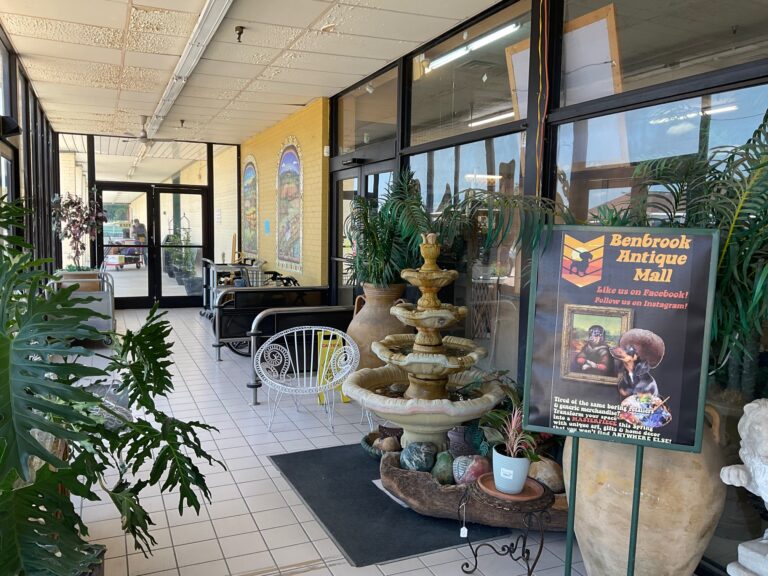 Benbrook Antique Mall 768x576