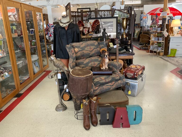 Benbrook Antique Mall Fathers Day Vignette 768x576