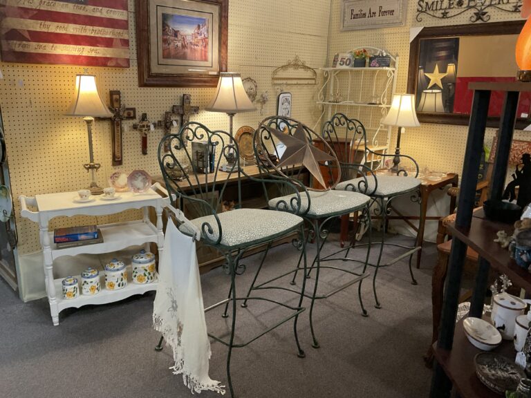 Benbrook Antique Mall Metal Barstools 768x576
